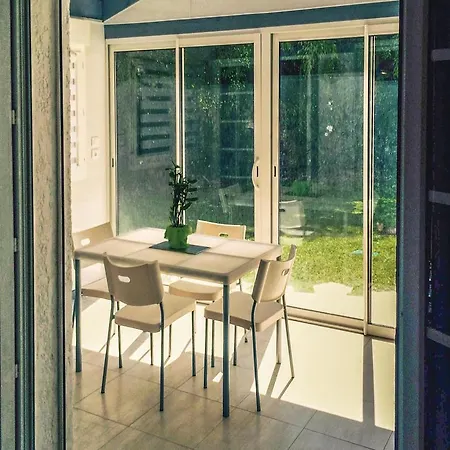 Two-bedroom In * 弗龙蒂尼昂